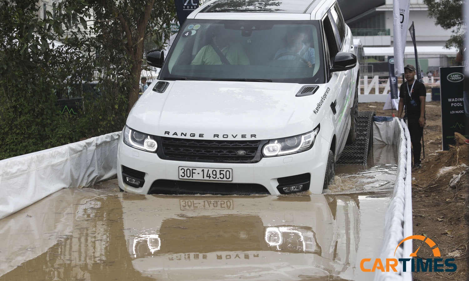 Lái thử xe Land Rover 