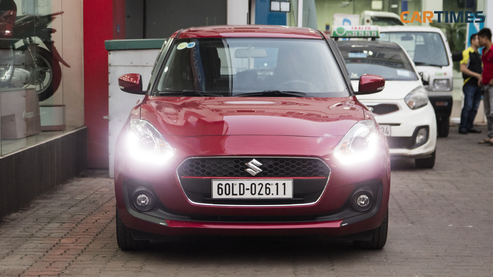 Xe Suzuki Swift 2018 bị bắt gặp tại 1 đại lý