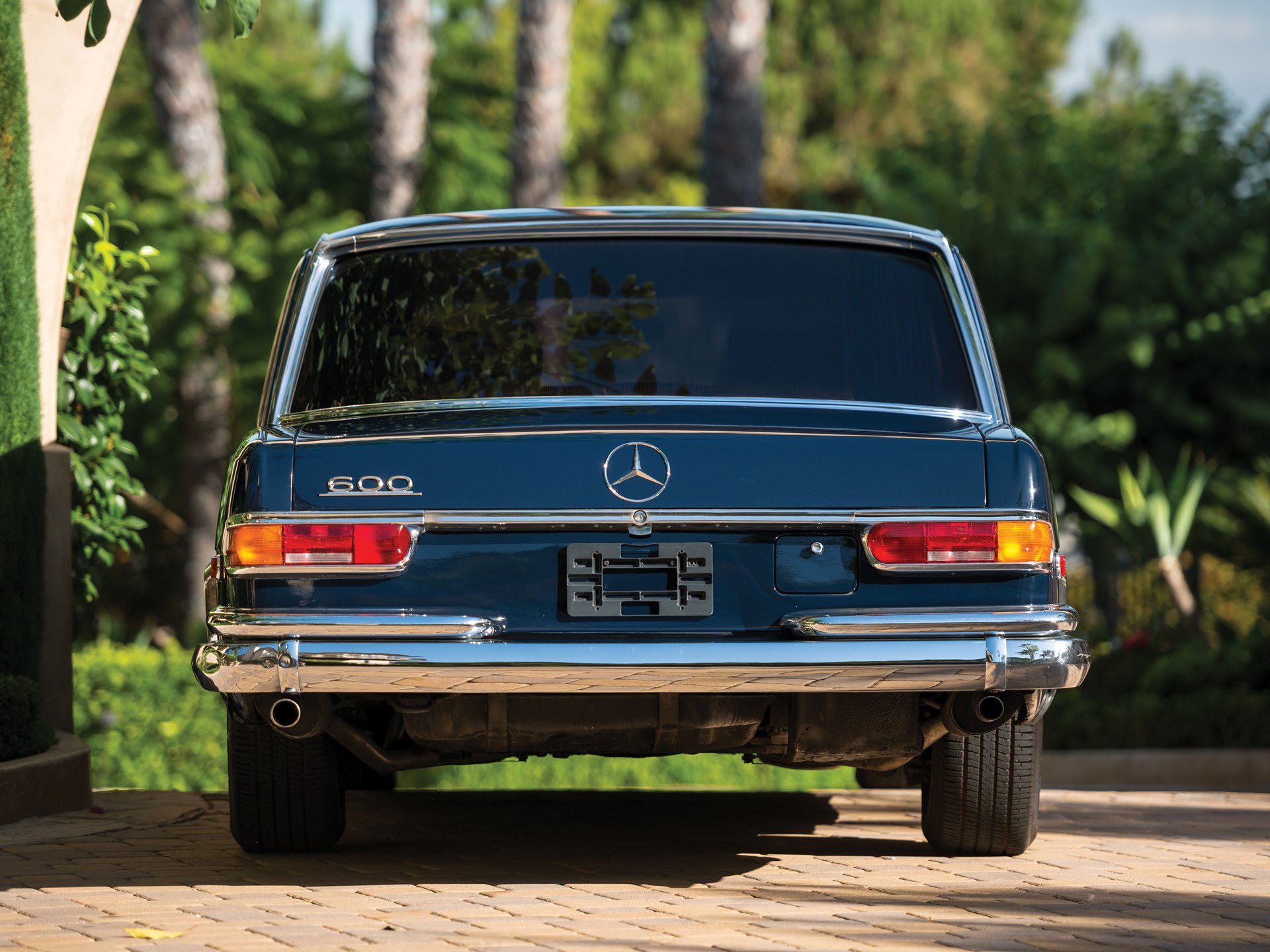 Thiết kế đuôi xe Mercedes-Benz 600 Pullman