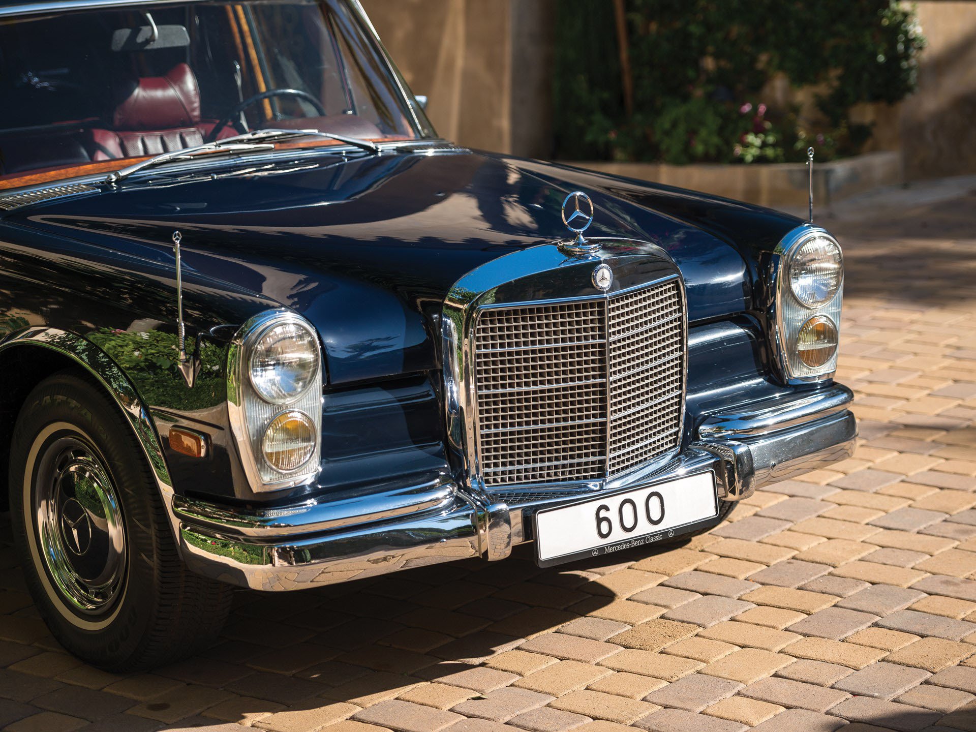 Thiết kế đầu xe Mercedes-Benz 600 Pullman