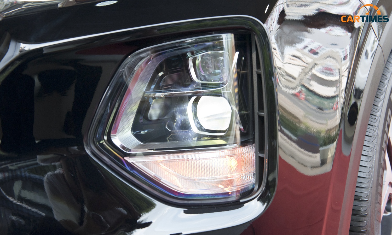 Thiết kế đèn pha của Hyundai Santa Fe 2019