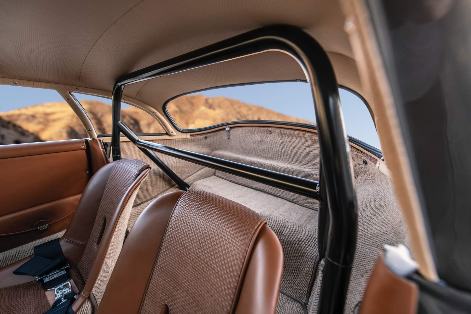 Khung gia cố cabin xe Porsche 356