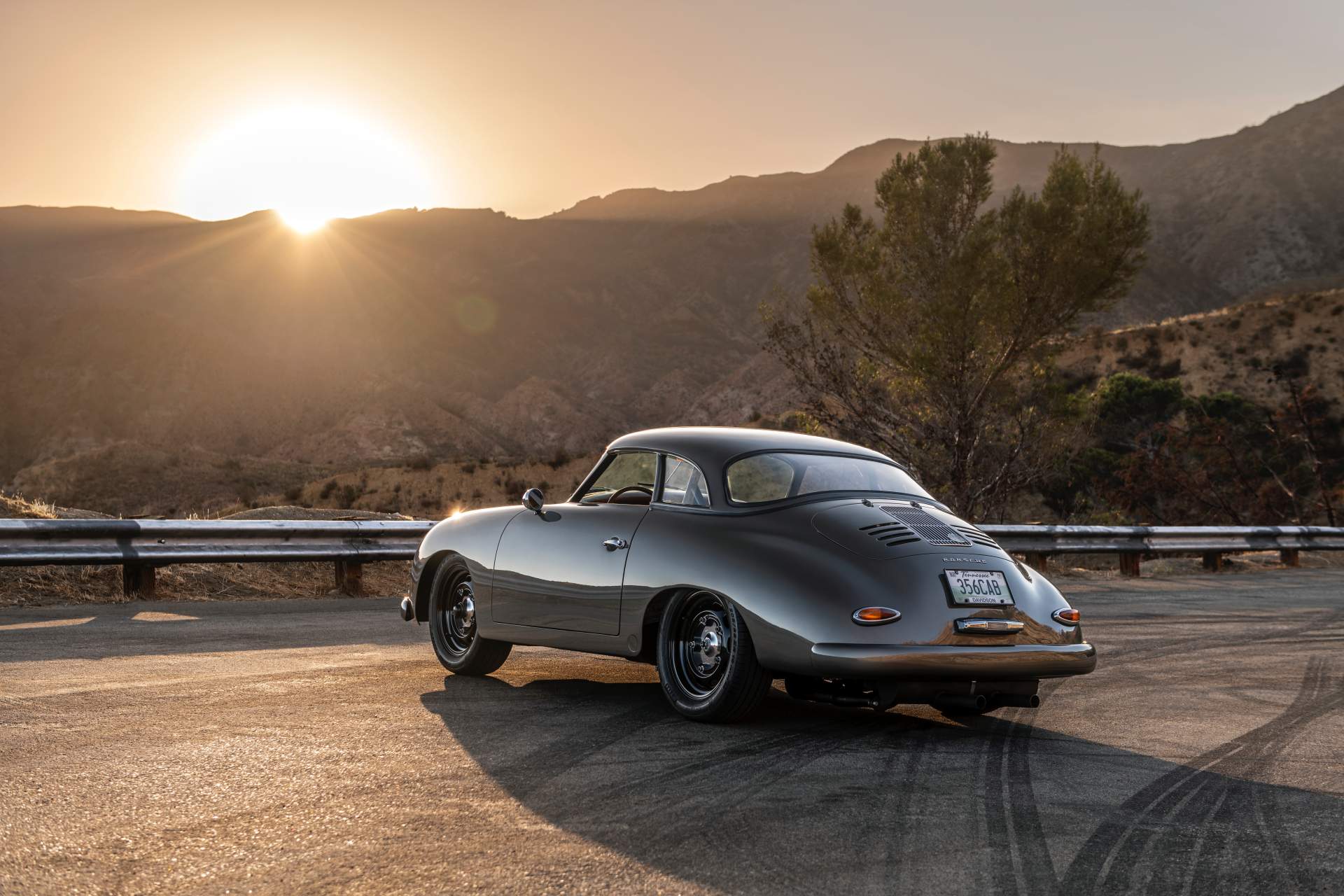 Thiết kế phía sau xe Porsche 356 phục chế