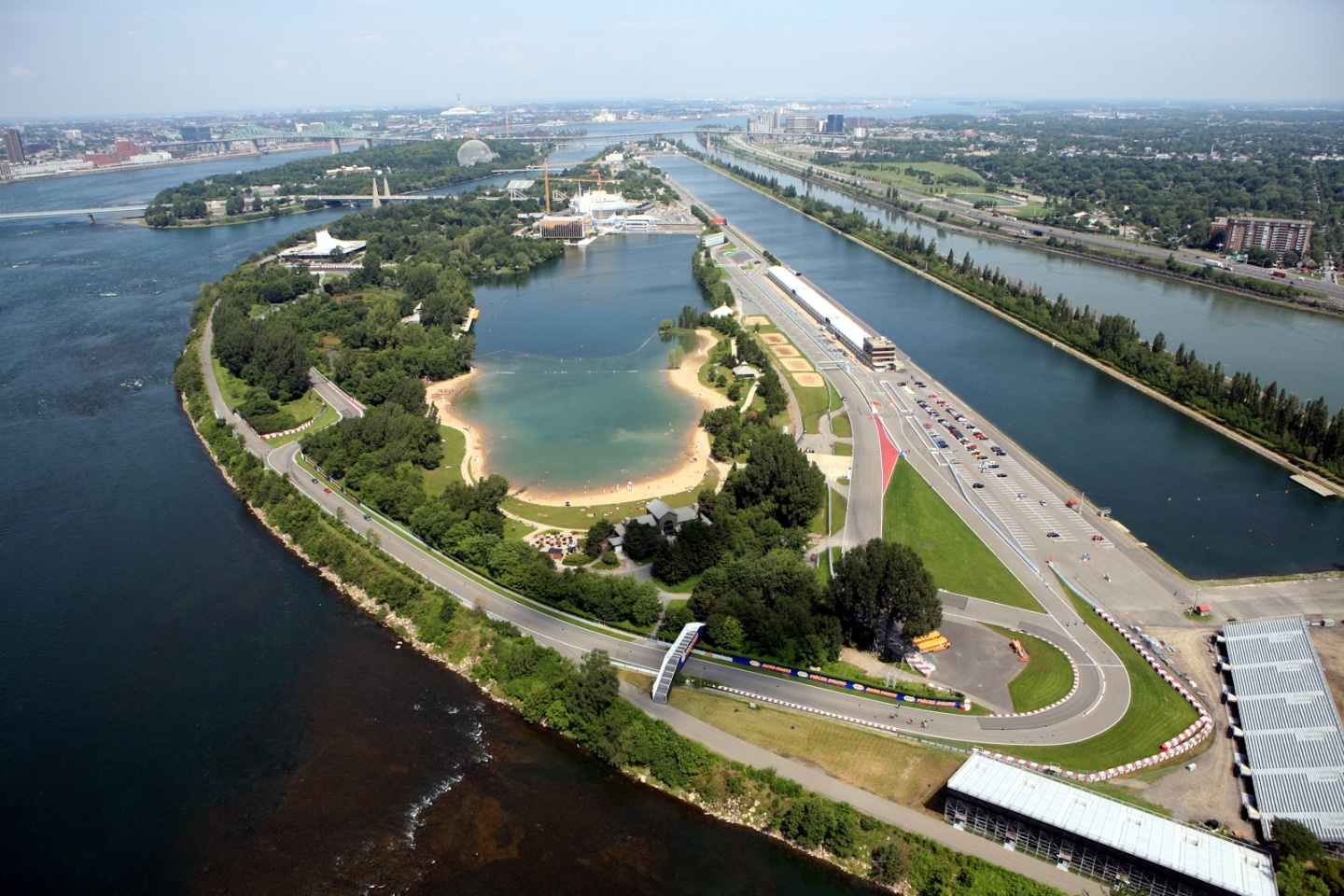 Đường đua Gilles Villeneuve, Canada nằm trong 1 hòn đảo nhỏ