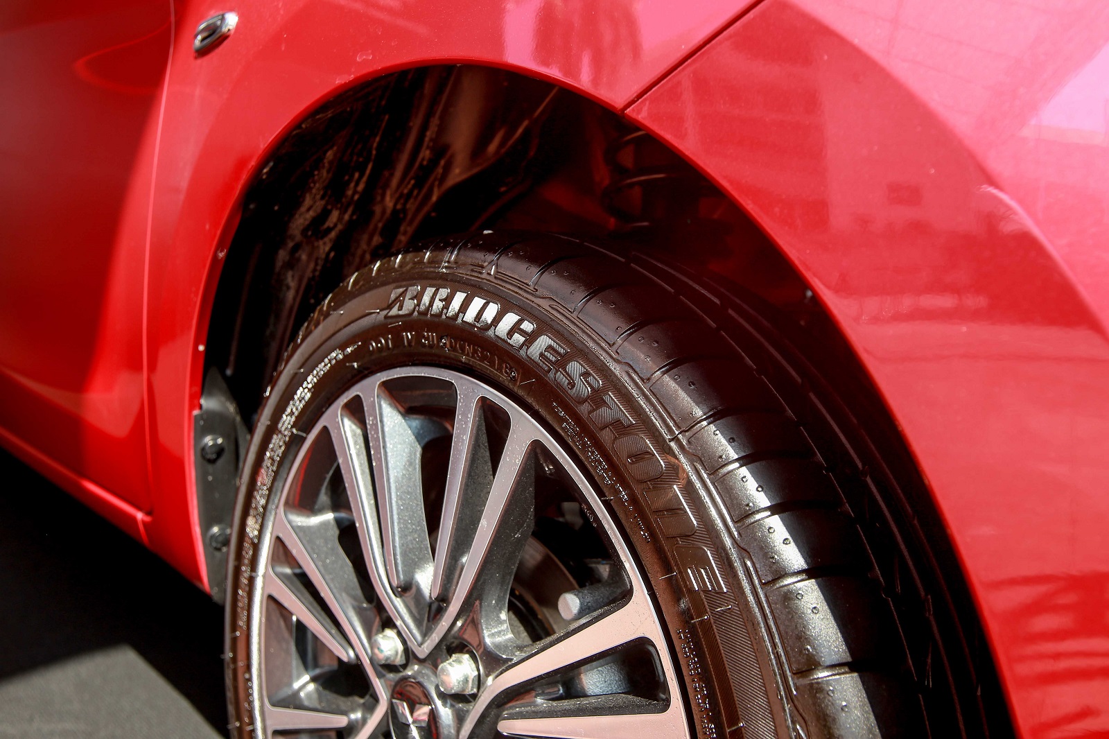 Bridgestone là thương hiệu lốp được Leona Chin và Mitsubishi tin tưởng đồng hành cùng Mitsubishi Experience Day 2018