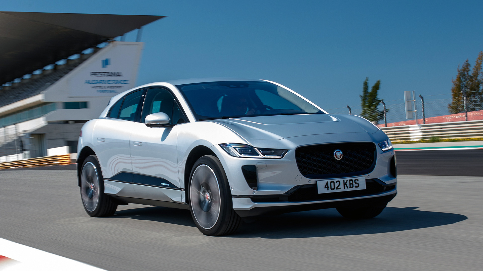  I-PACE là chiếc xe chạy điện đầu tiên của Jaguar