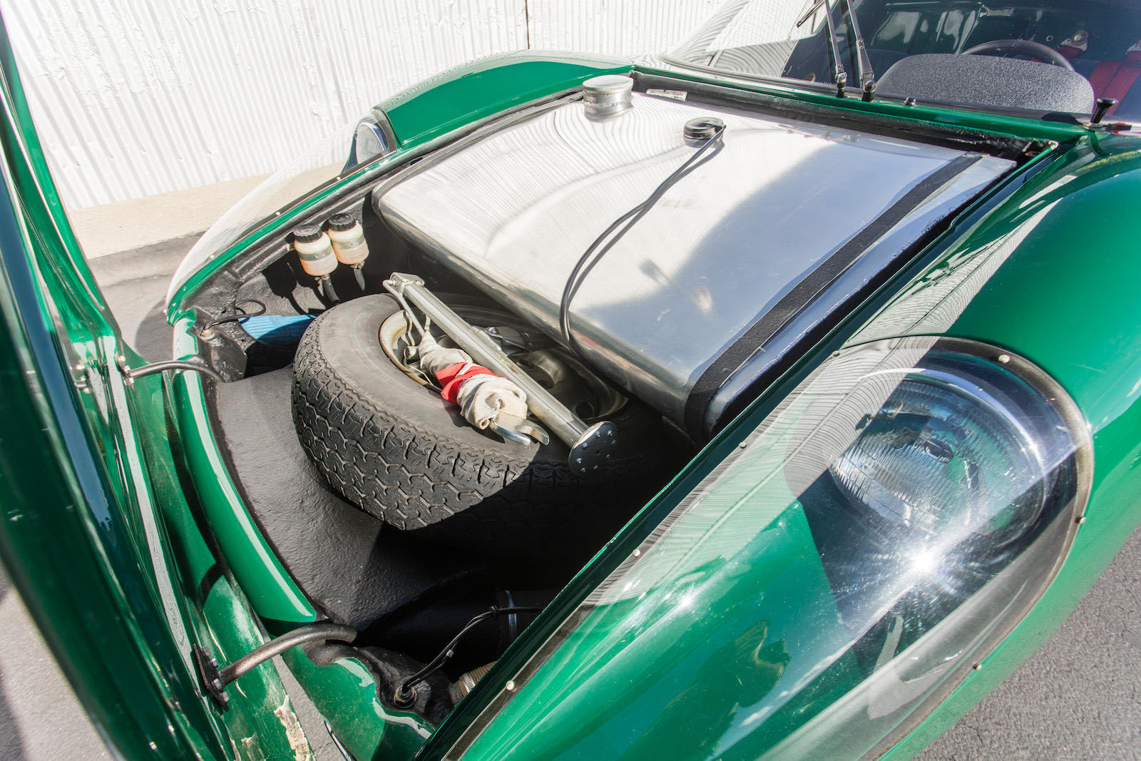 Thiết kế cốp xe Porsche 904
