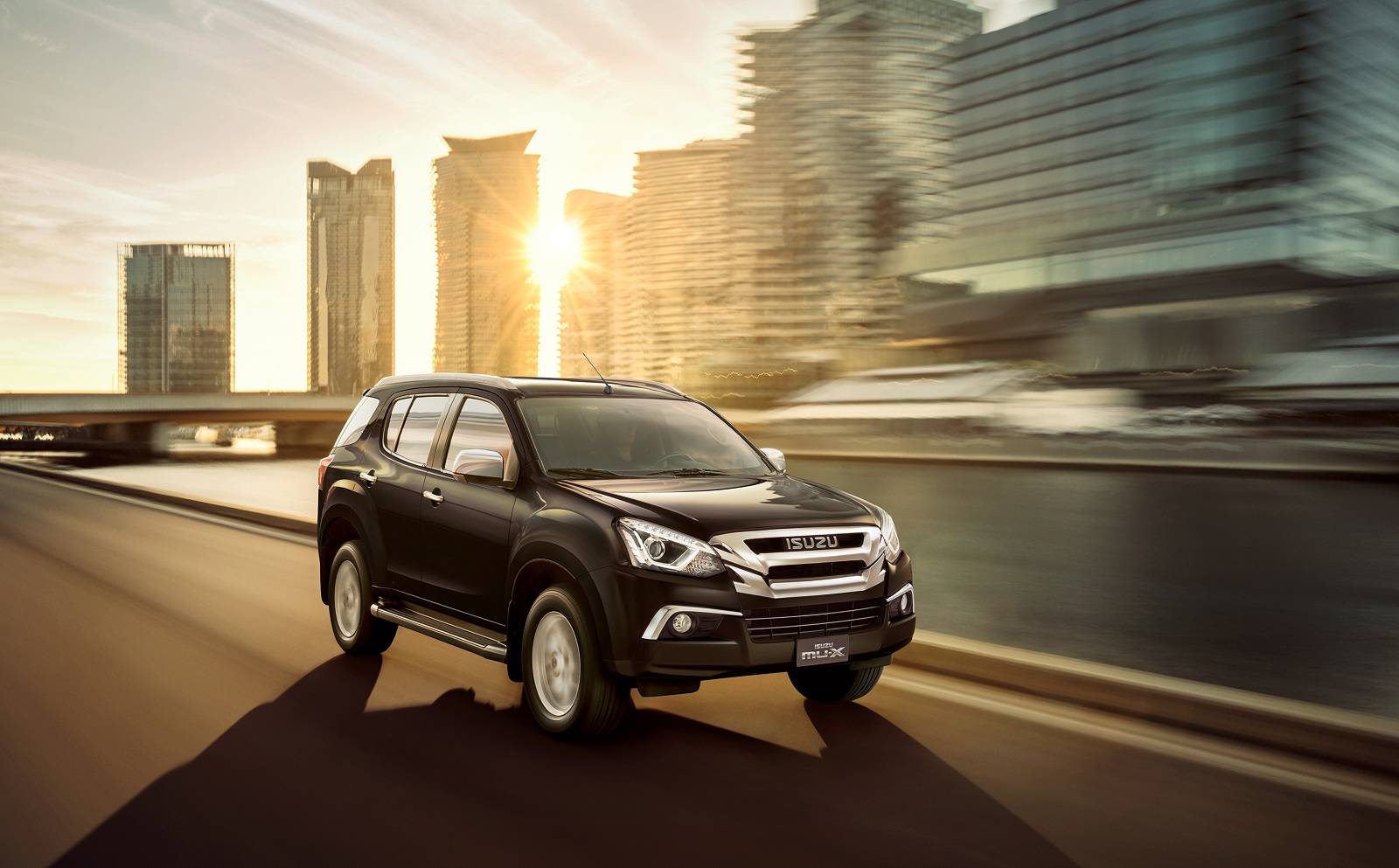 xe Isuzu mu-X
