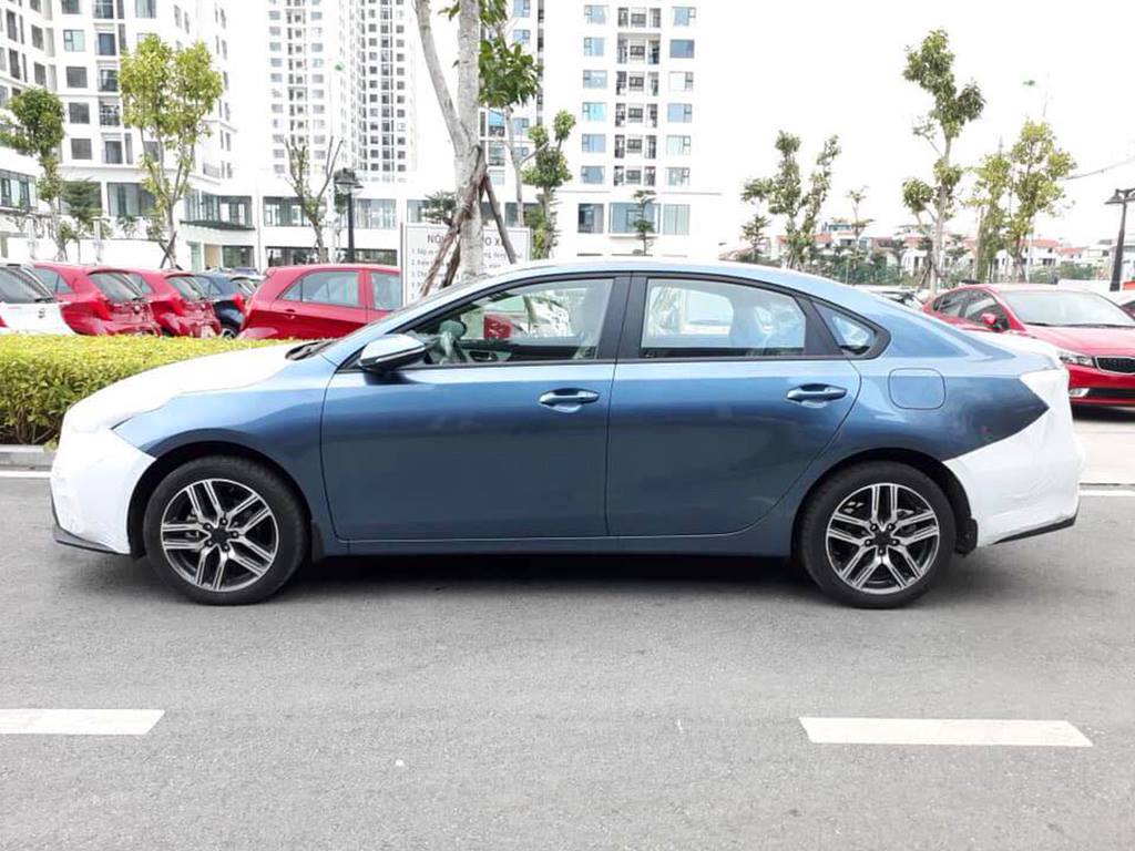 Thiết kế tổng thể của chiếc xe cho thấy đây là Kia Cerato 2019
