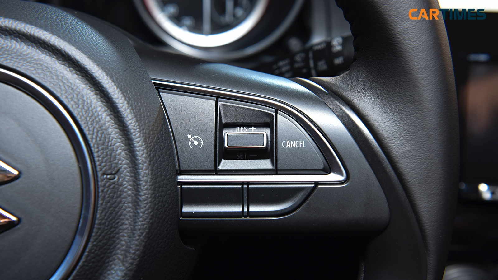 Vô lăng xe Suzuki Swift 2018