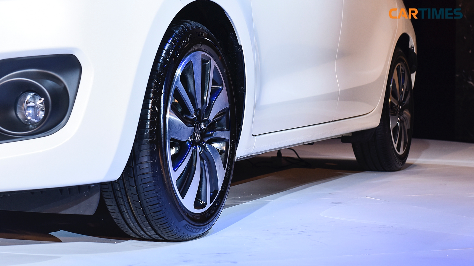 Xe có chiều dài cơ sở 2.450 mm