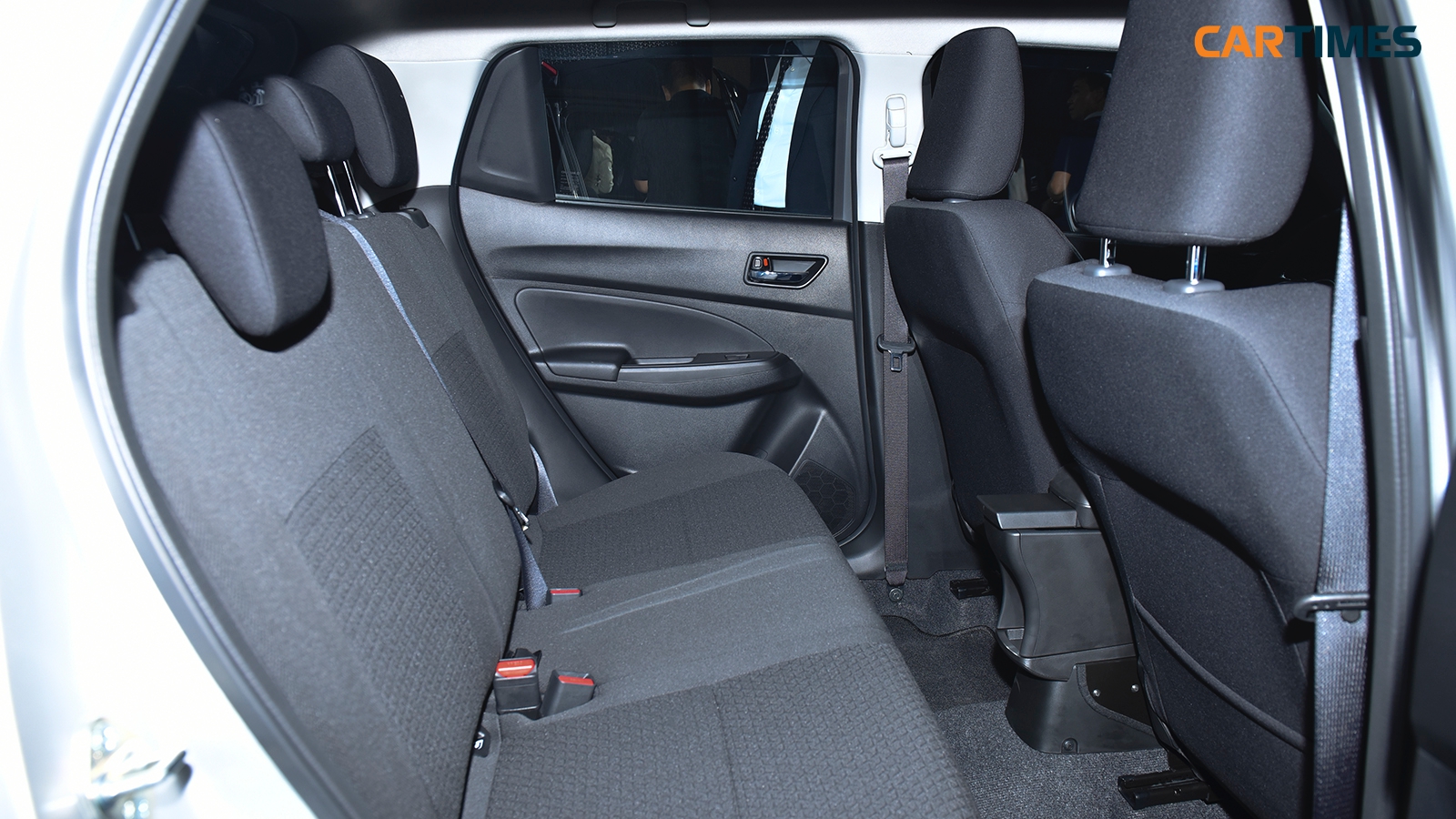Hàng ghế sau xe Suzuki Swift 2018
