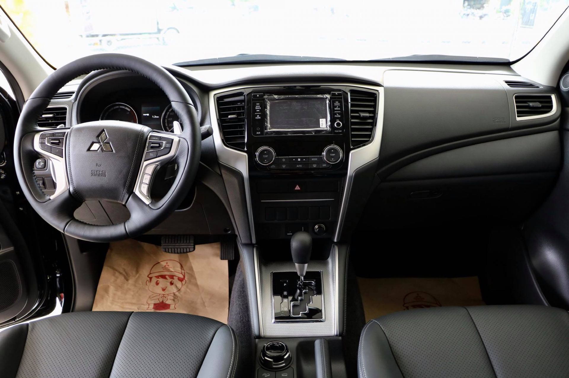 Thiết kế hàng ghế trước Mitsubishi Triton 2019