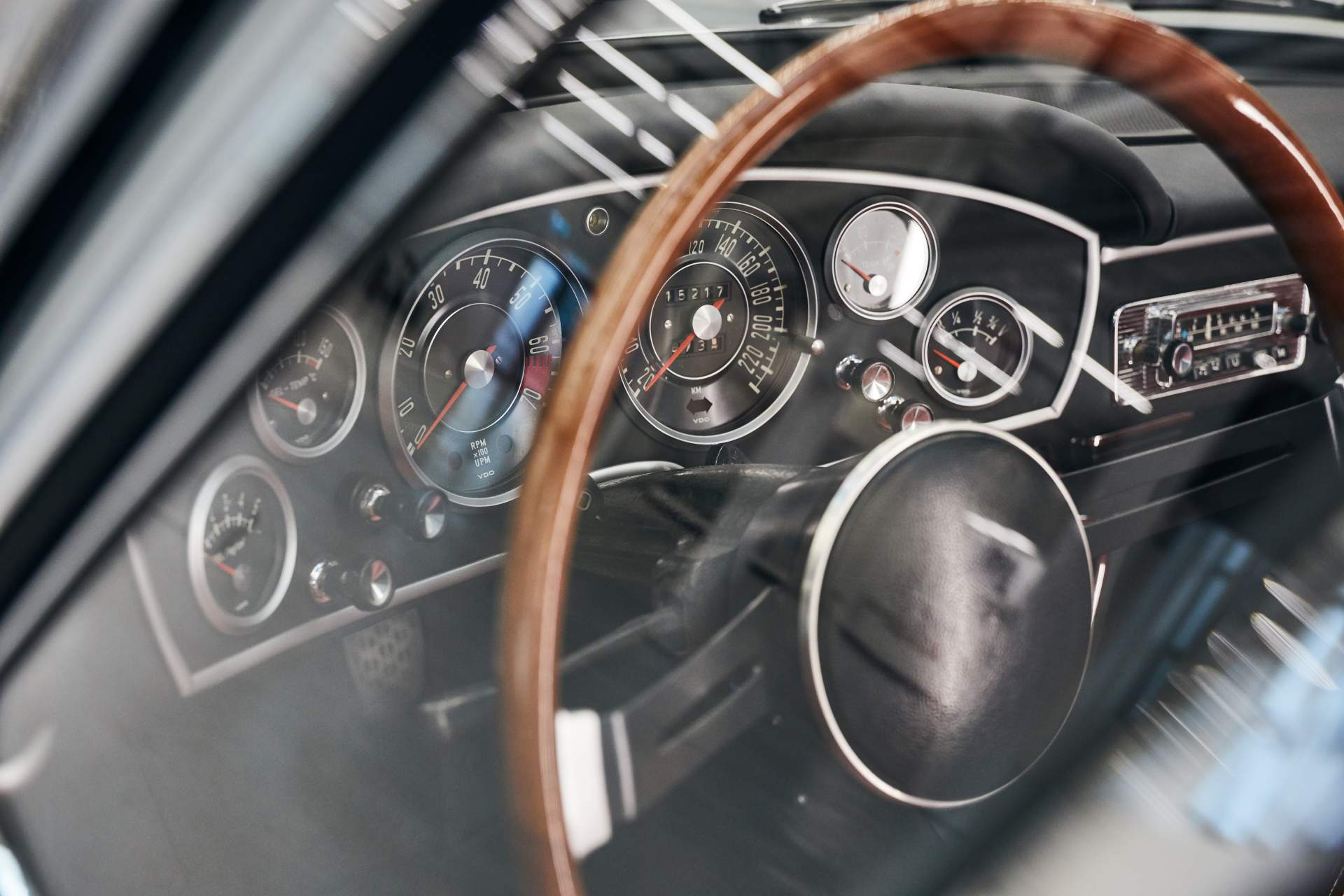 Thiết kế vô lăng xe BMW 1600 GT mui trần