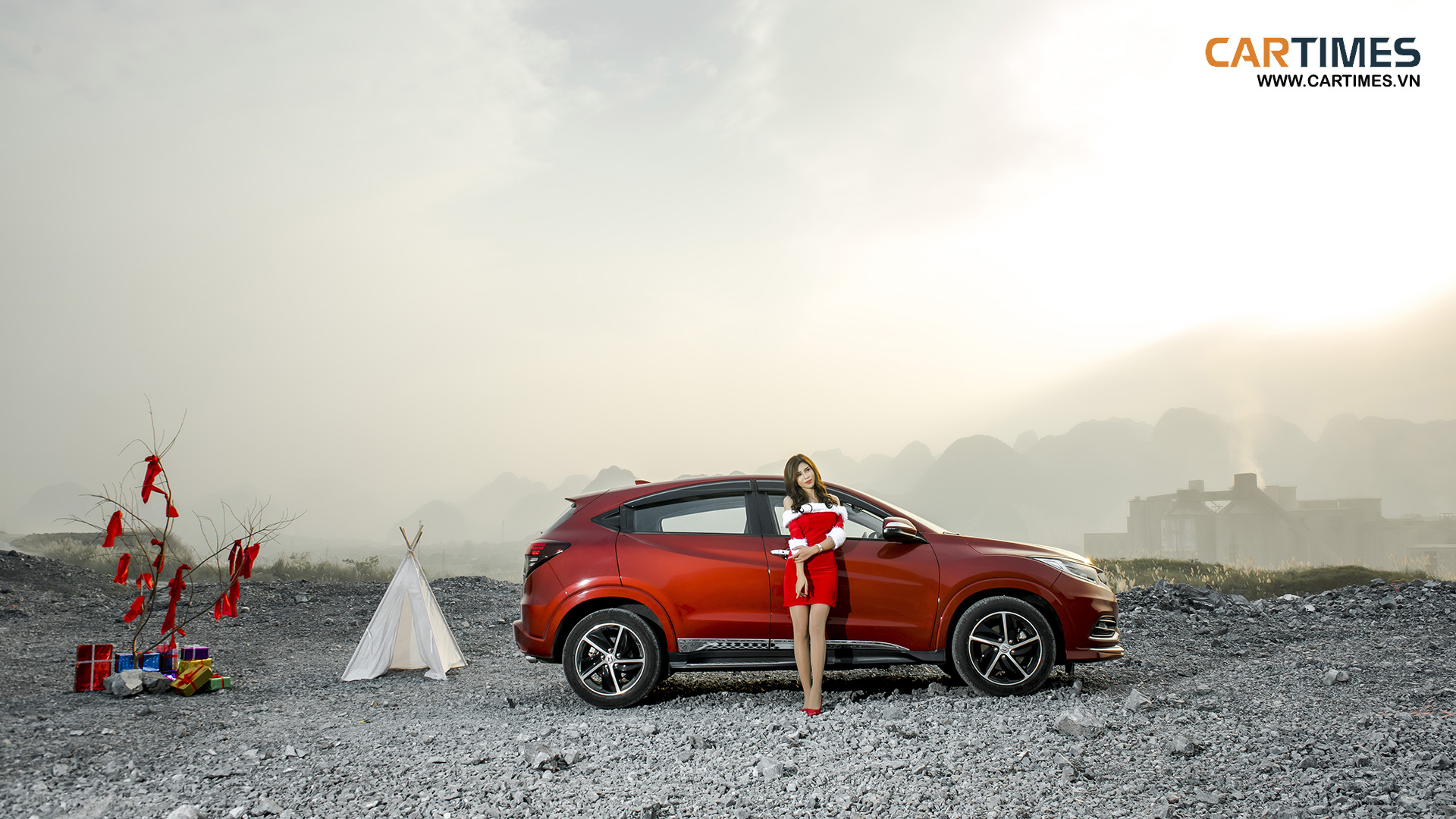 Ngừời đẹp Hà My và xe Honda HR-V