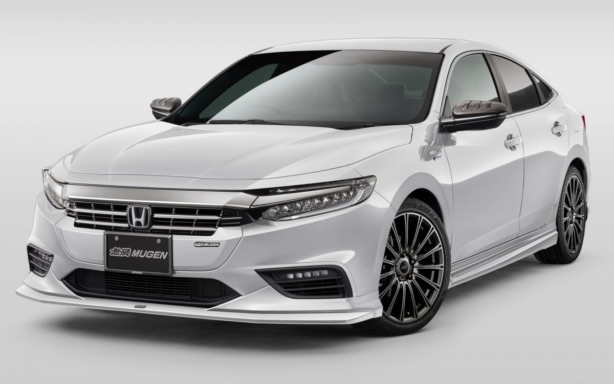 Xe Honda Insight đi kèm phụ kiện Mugen