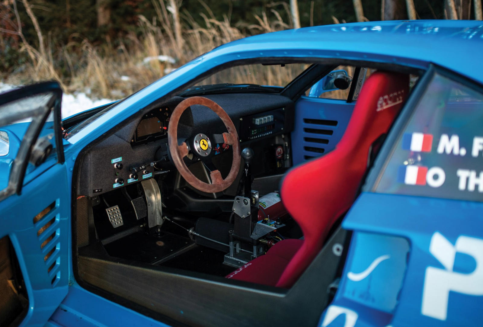 Thiết kế cabin xe Ferrari F40 LM