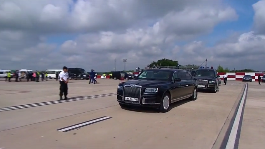 Dàn xe limousine, sedan và minivan Aurus đều có mặt tại sự kiện G20 cùng Tổng thống Nga