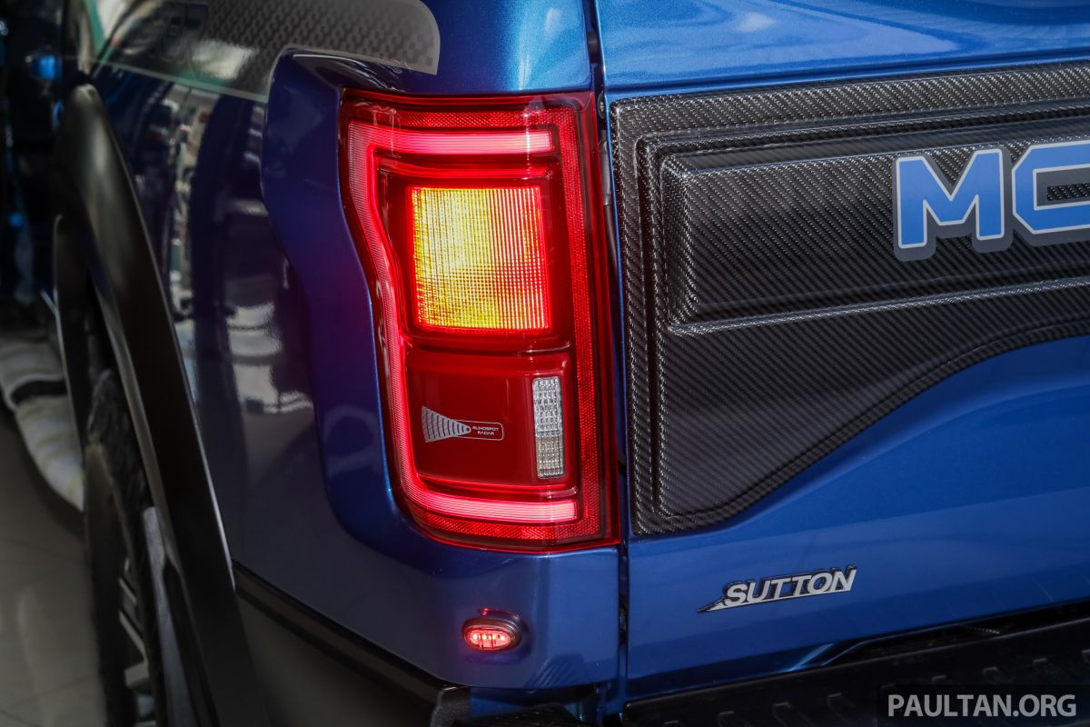 xe Ford F-150 Raptor 