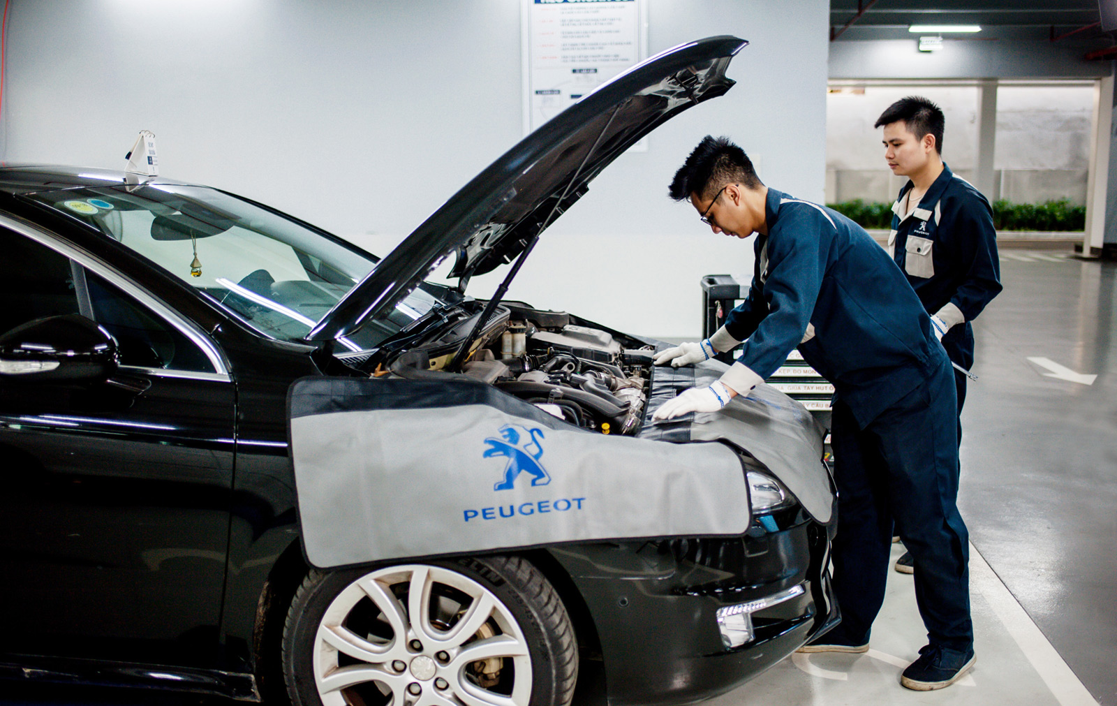 Nhiều ưu đãi cho khách hàng mang xe Peugeot  đến xưởng để sửa chữa