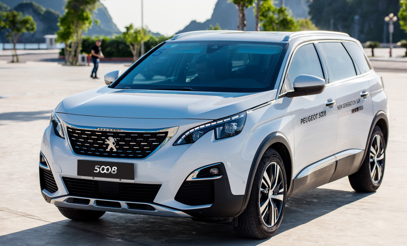 Xe Peugeot 5008