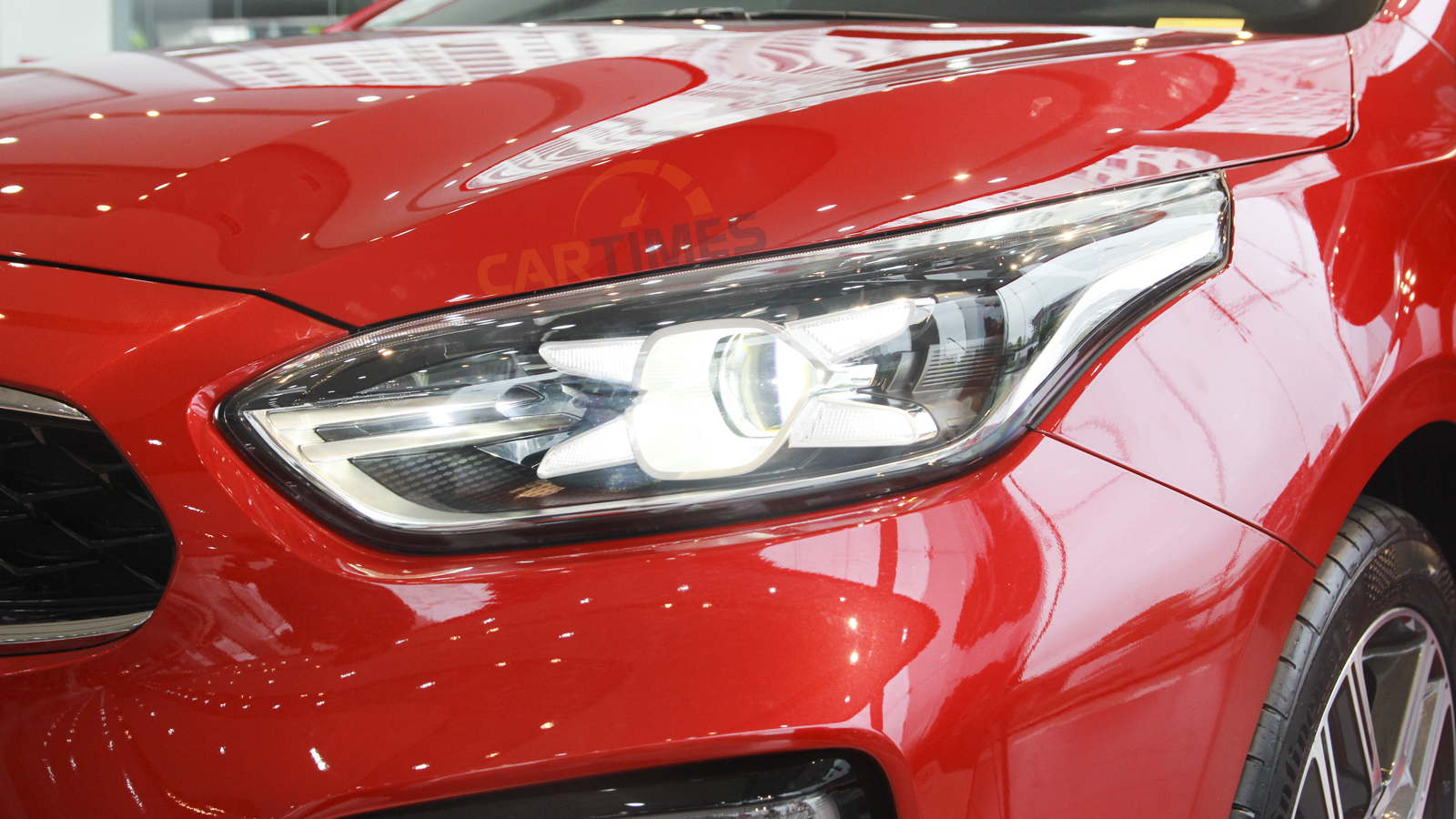 Thiết kế đèn pha dạng chữ X trên Kia Cerato 2019