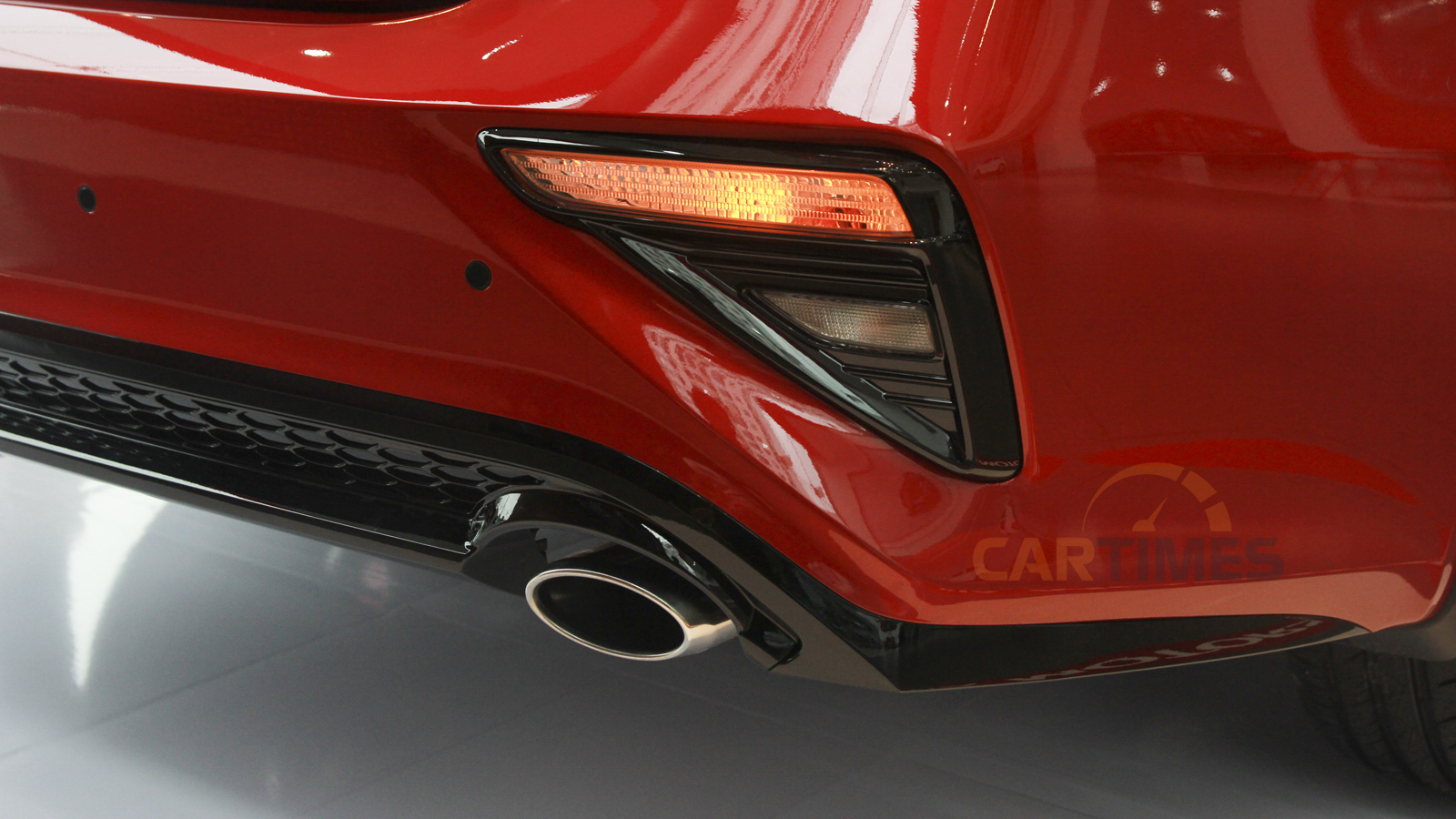 Đèn hậu xe và thiết kế ống xả đơn trên Kia Cerato 2019