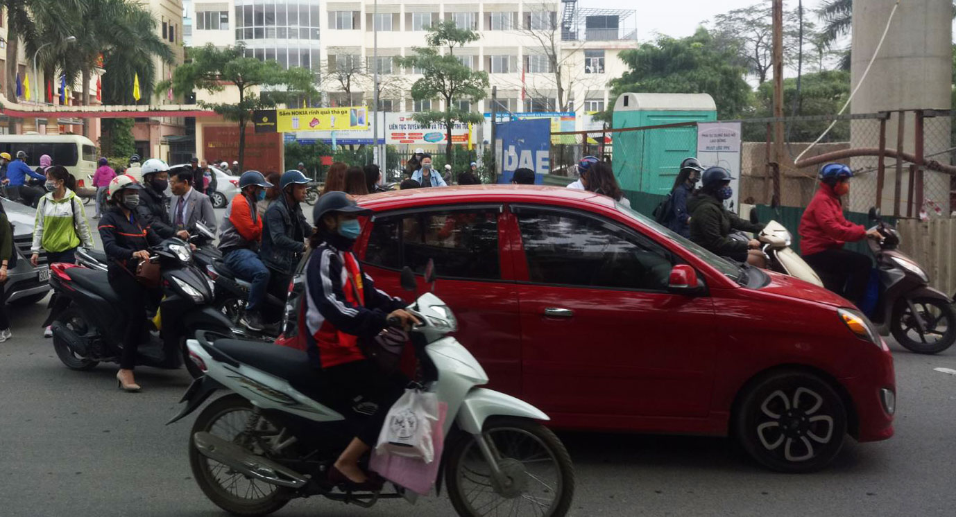 Hạn chế quay đầu xe trong phố