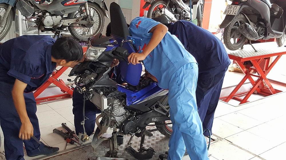 Có nhiều nguyên nhân dẫn đến tay lái bị đảo, lắc