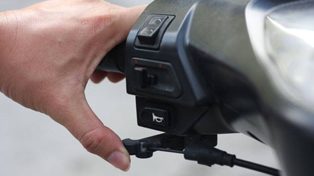 Cách khởi động xe máy lâu ngày không đi