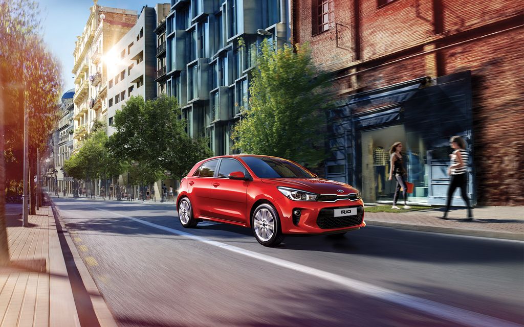 Cụm cản trước của Kia Rio 2017 hatchback hướng đến yếu tố thể thao