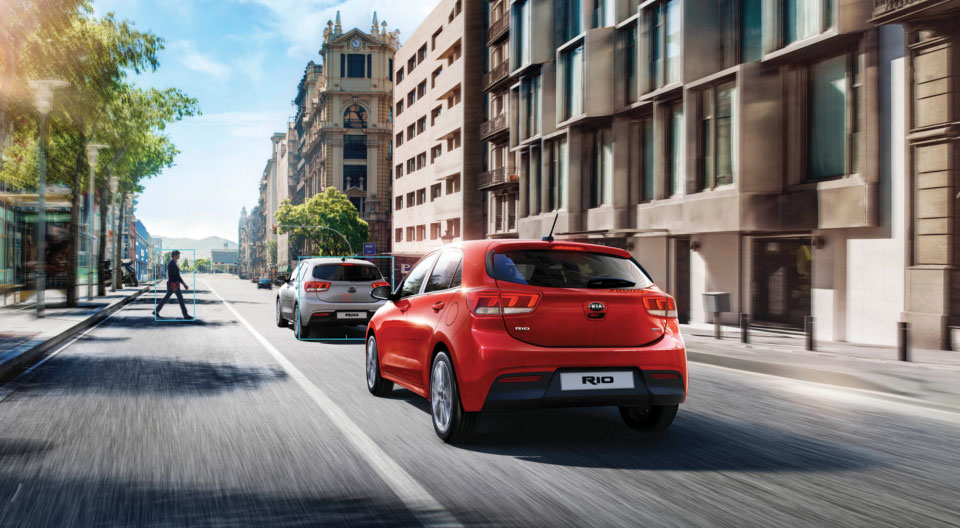 Kia Rio 2017 hatchback có giá 592 triệu đồng