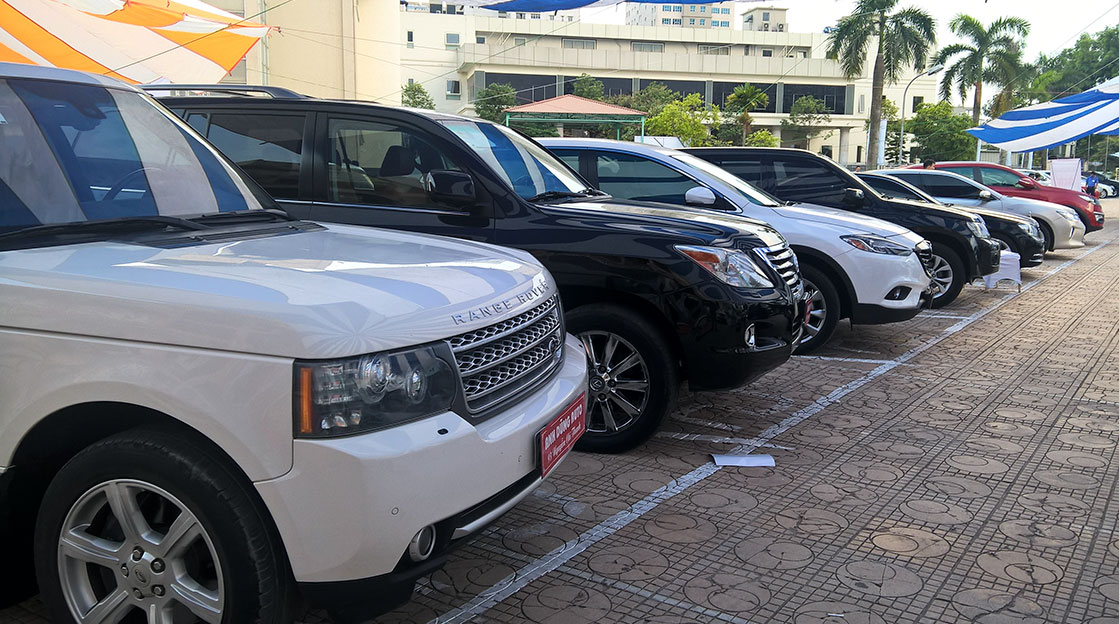 Mua xe sang đã qua sử dụng