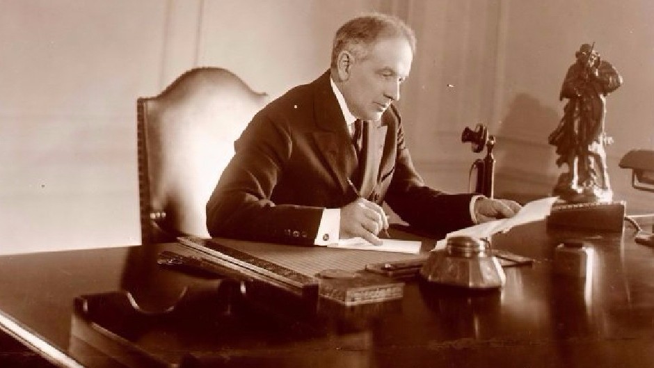 William Crapo Durant sẵn sàng làm mọi nghề và tỏ ra có năng khiếu đặc biệt trong kinh doanh