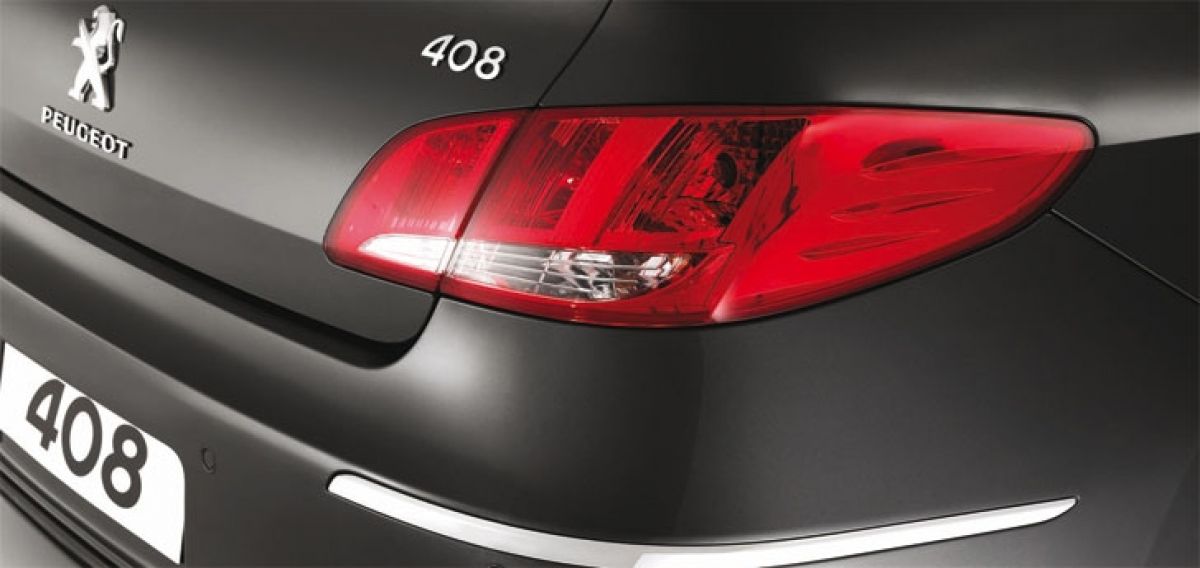Thiết kế mặt sau của Peugeot 408 được tinh giản tối đa