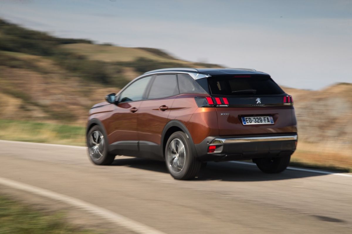 Động cơ tăng áp của Peugeot 3008 phản ứng nhạy ở mọi dải vòng tua