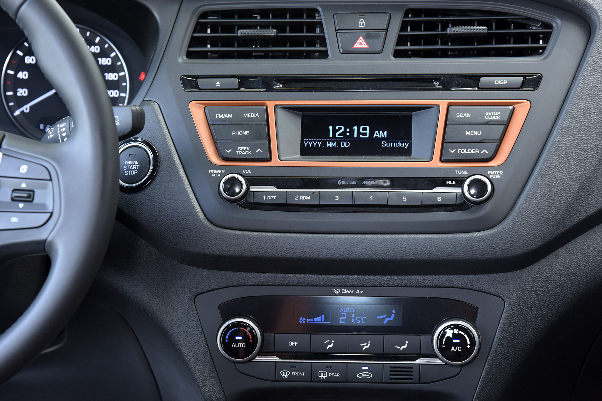 Hyundai i20 Active có những trang bị hiện đại