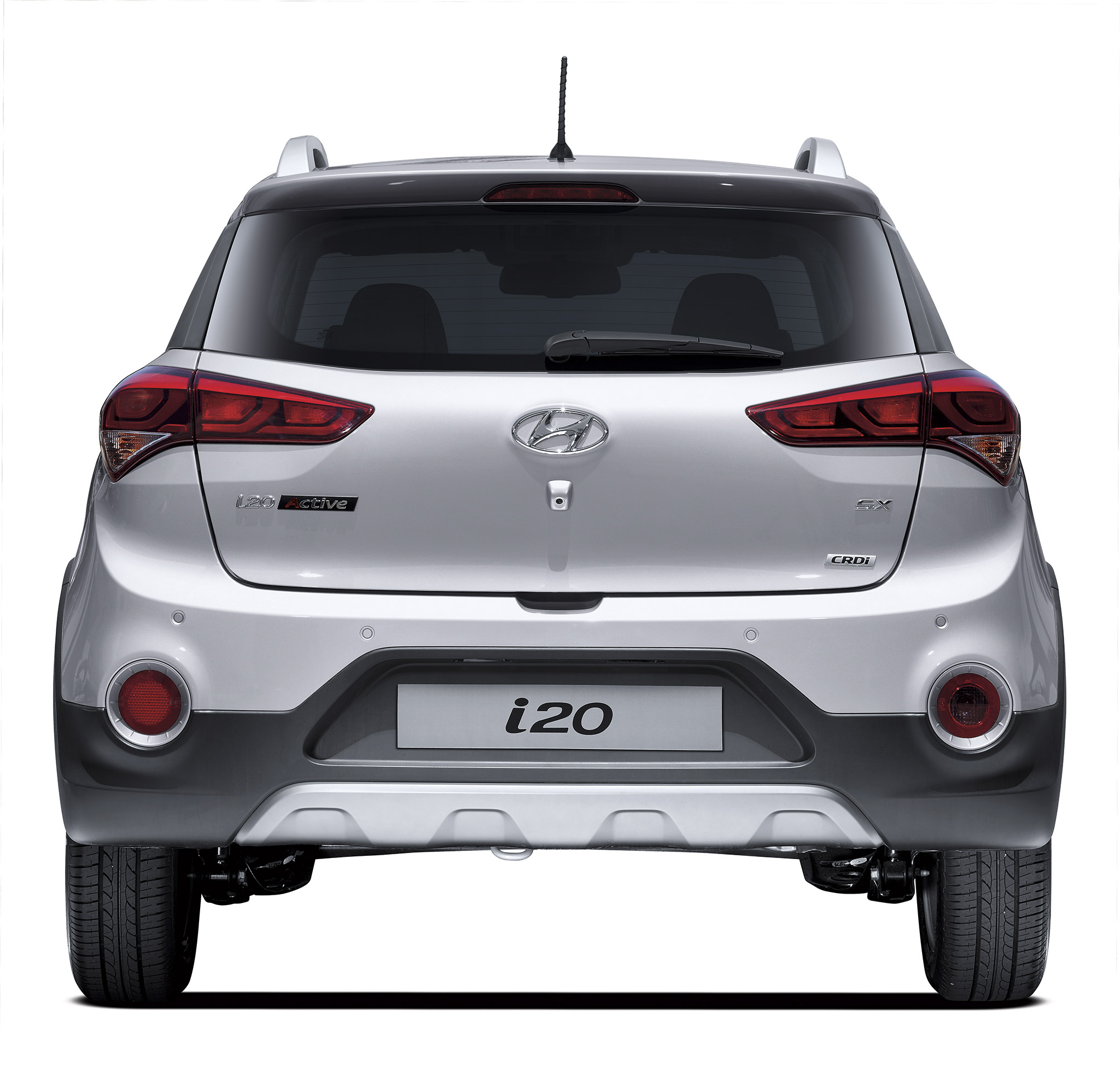 Đuôi xe Hyundai i20 Active cũng rất bắt mắt với cụm đèn hậu Hitech