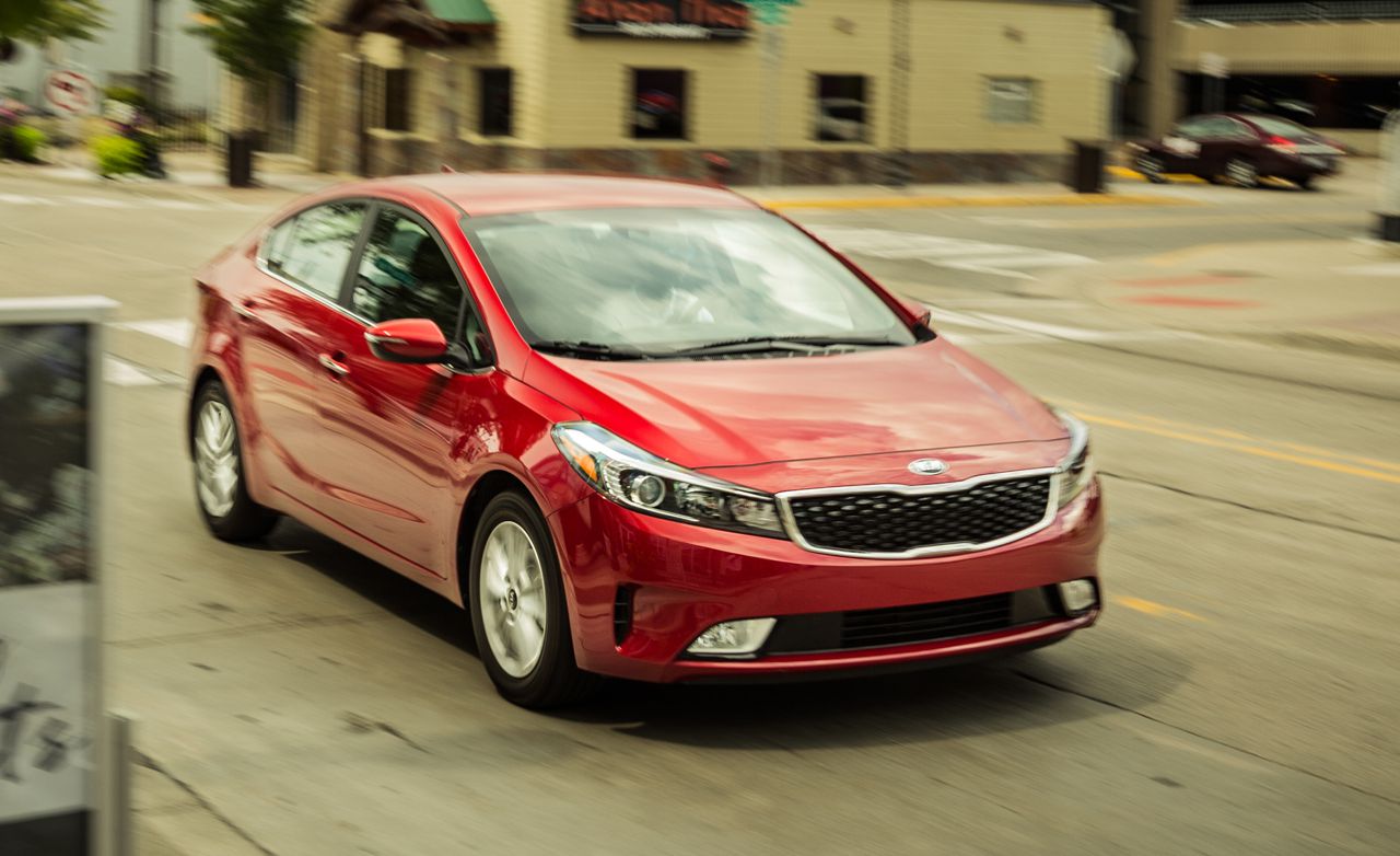 Phần đầu xe của Kia Cerato 2018 mang nhiều điểm thay đổi