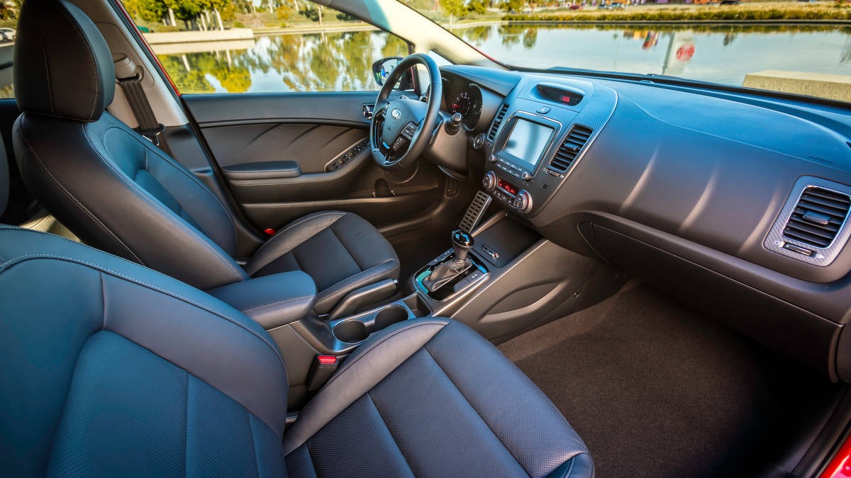Nội thất Kia Cerato 2018 rất rộng rãi và tiện nghi