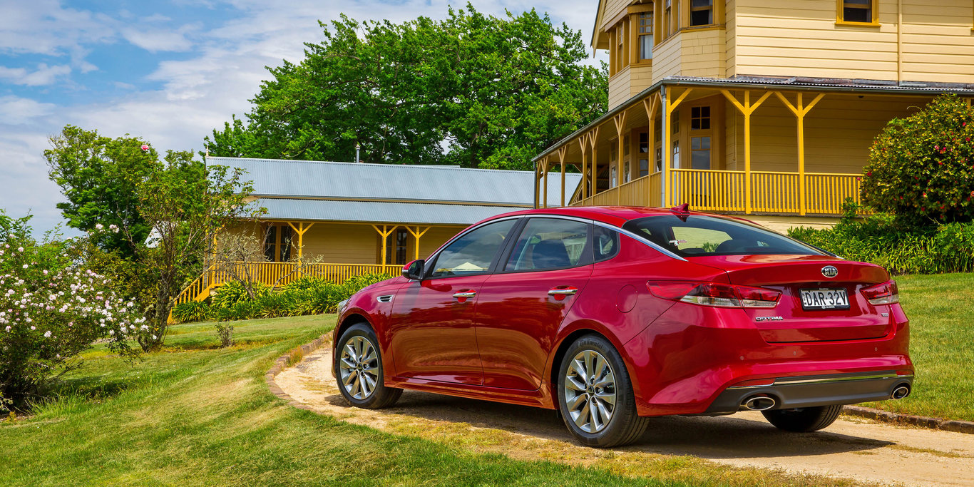 Đuôi xe Kia Optima 2017 2.0AT