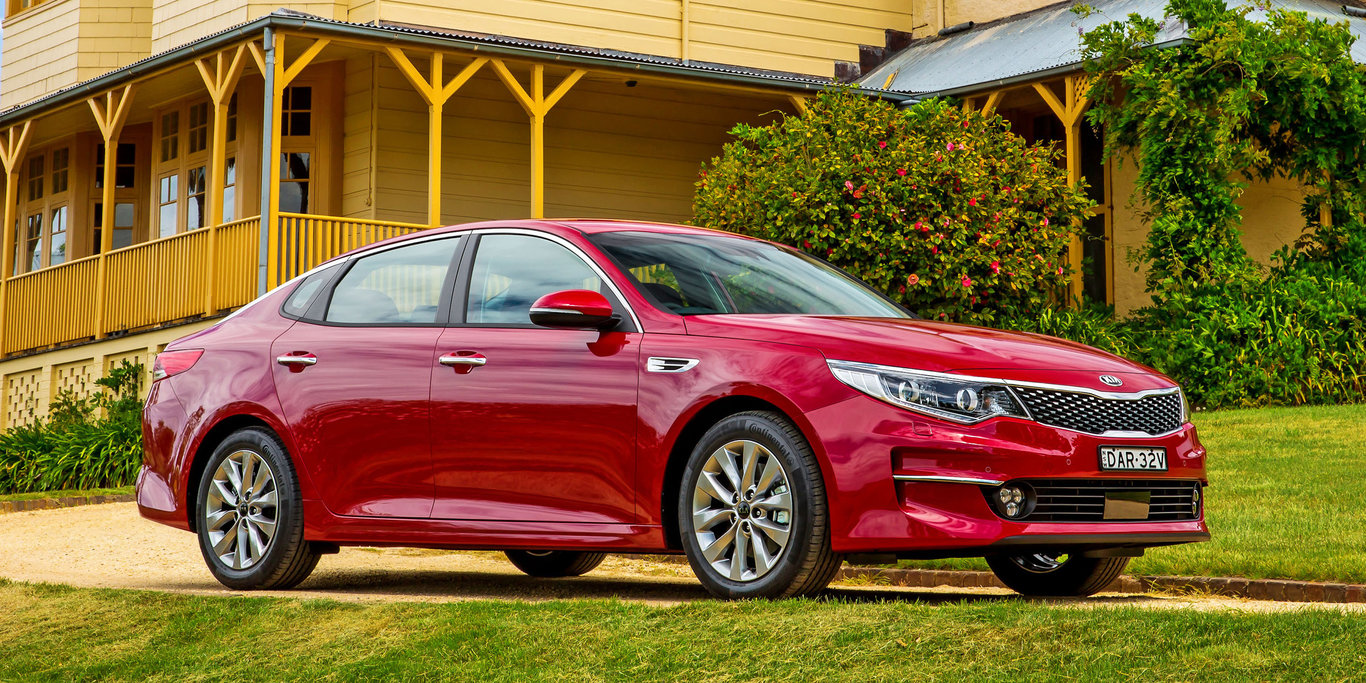 Giá bán Kia Optima 2017 2.0AT