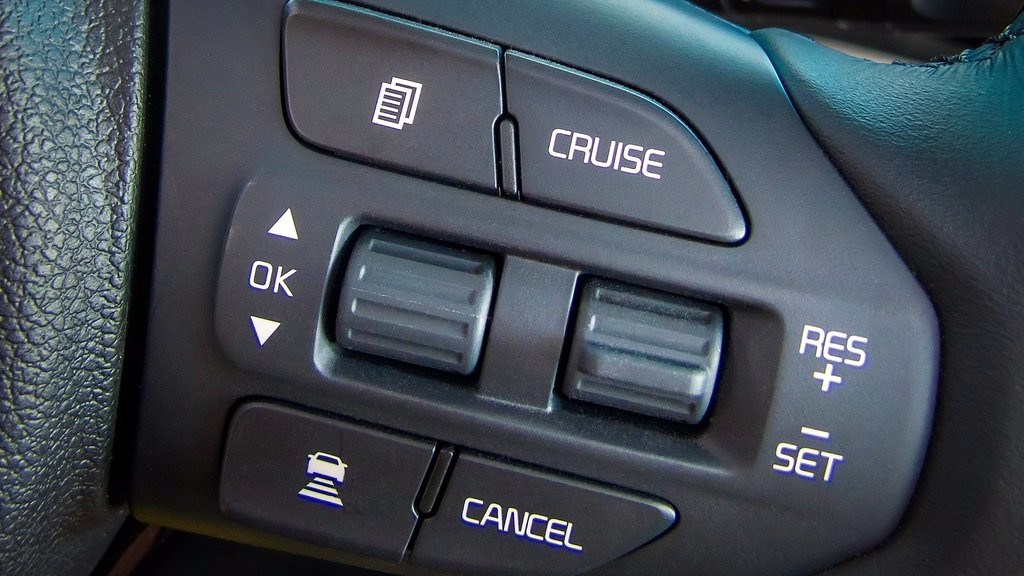 Kia Sedona 2016 khiến bạn vô cùng thoải mái khi trang bị hệ thống ga tự động