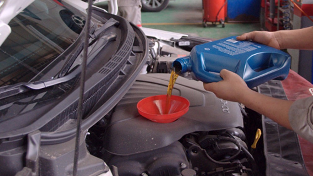 Hiện nay đi 15.000km mới cần thay đổi dầu nhờn