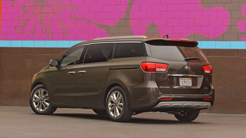 Kia Sedona 2017 có giá bán từ 1,069 đến 1,408 tỷ đồng