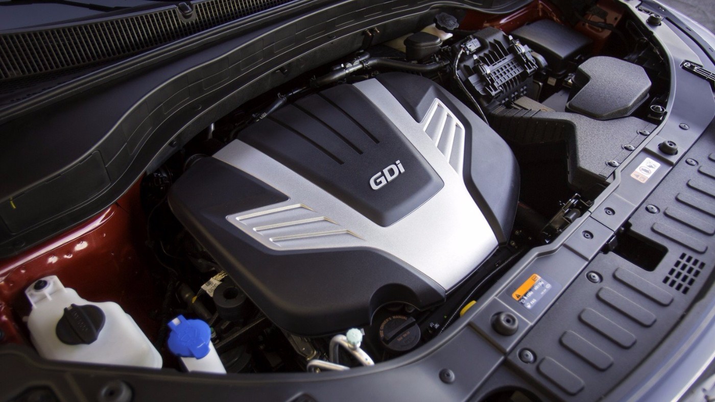 Kia Sorento 2017 bao gồm 2 tùy chọn động cơ xăng và diesel