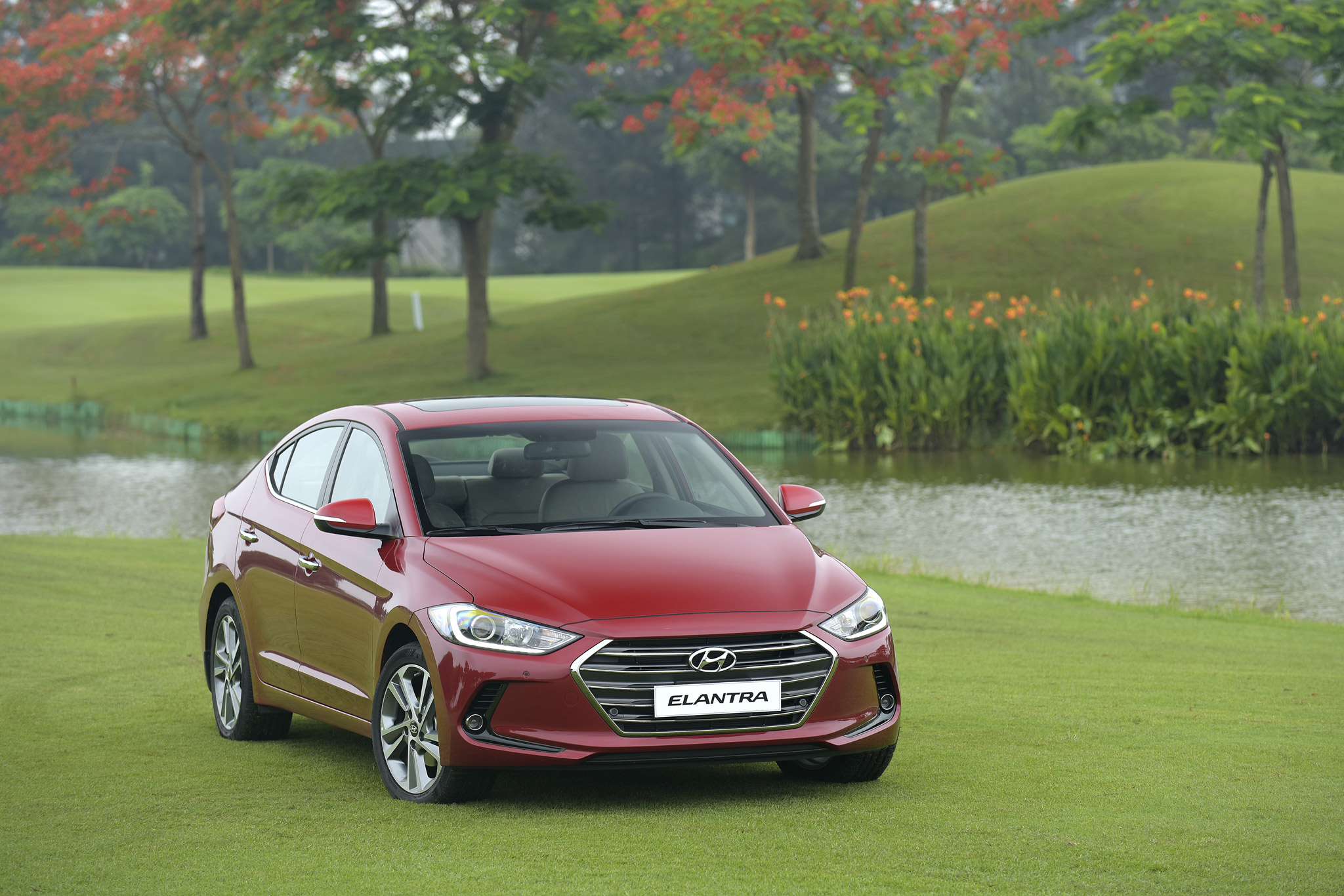 Hyundai Elantra 2018 cá tính, trẻ trung, hiện đại và linh hoạt