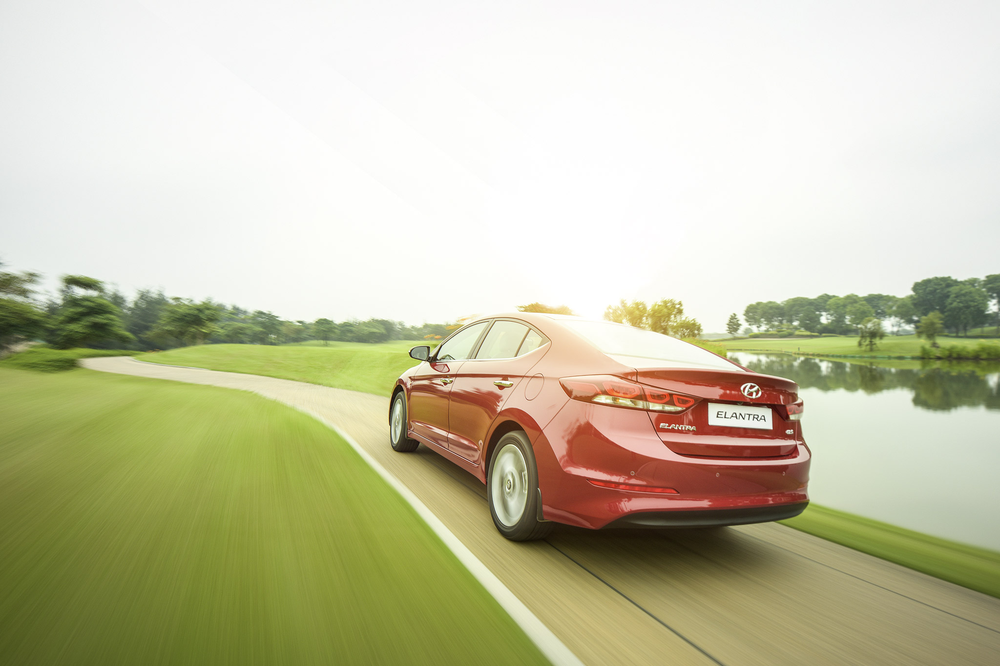 Hyundai Elantra 2018 cá tính hơn khi mang phong cách của một chiếc coupe 4