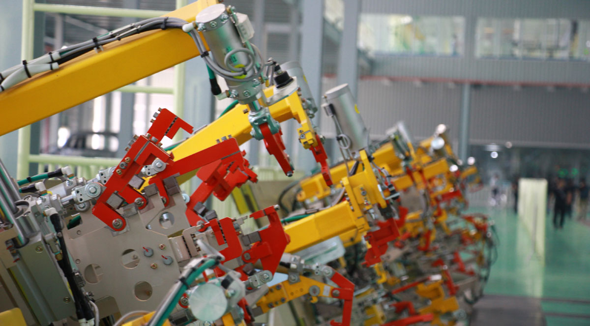 Robot nhà máy Mazda