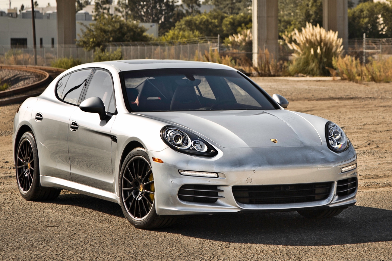 Xe Coupe 4 cửa Porsche Panamera